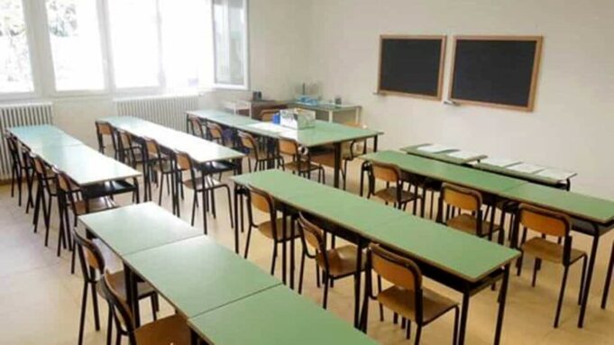 aula vuota per fine delle lezioni